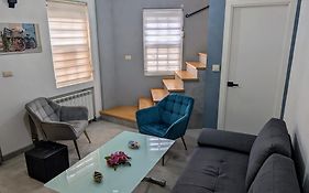 Casita bien equipada en buena zona!
